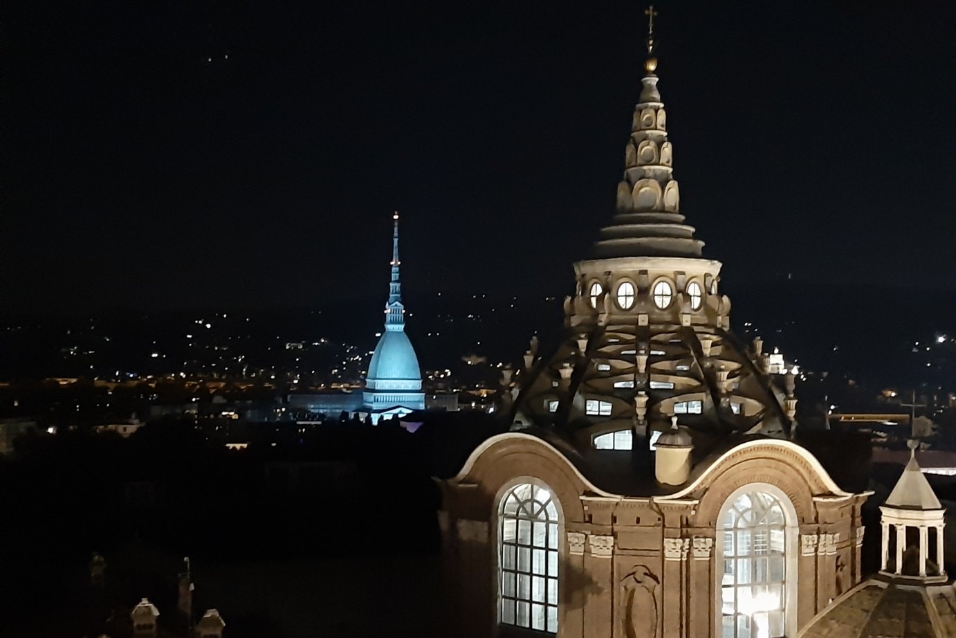 Torino iconica di notte