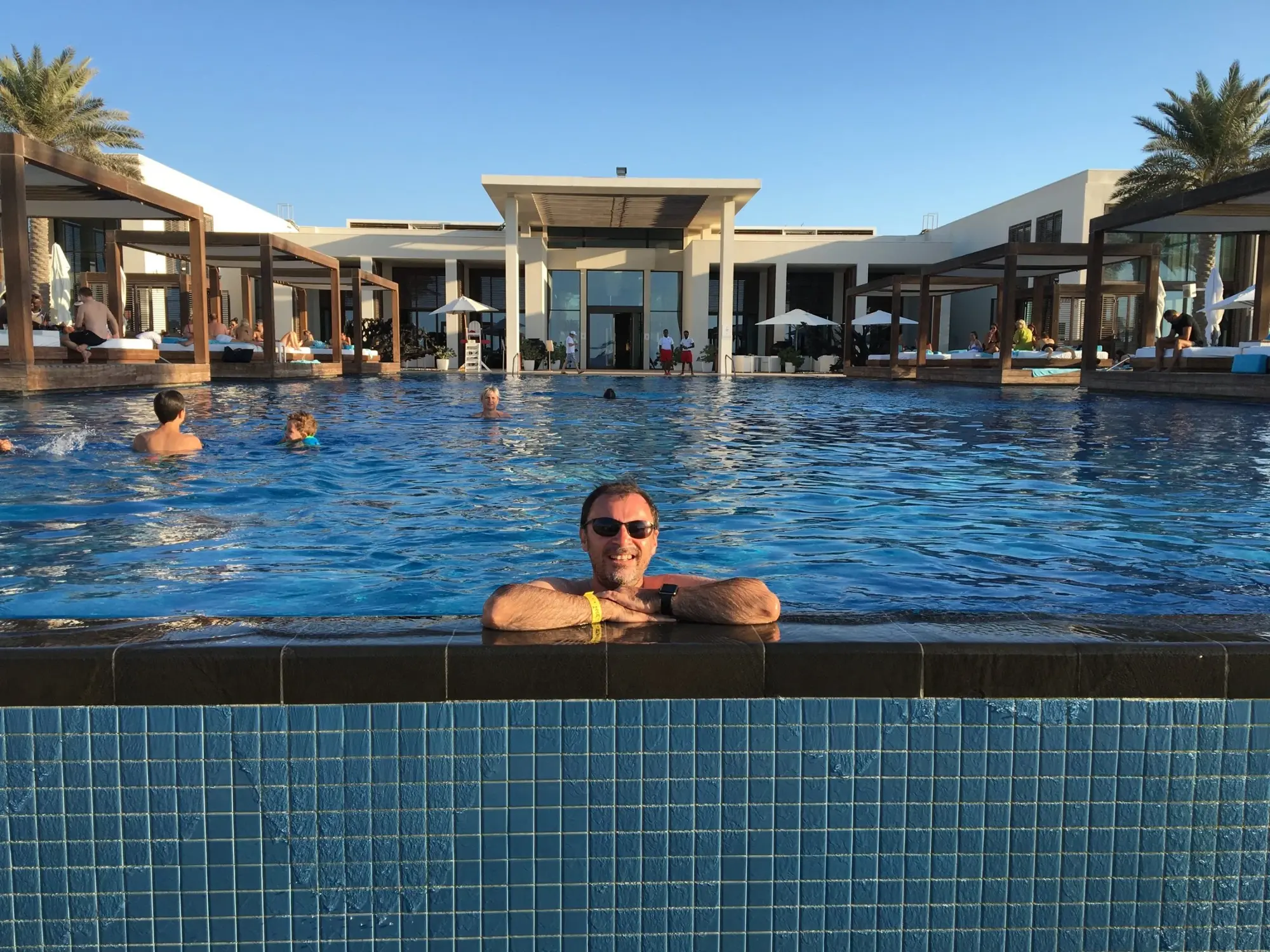Saadiyat Island piscina Grande adulti