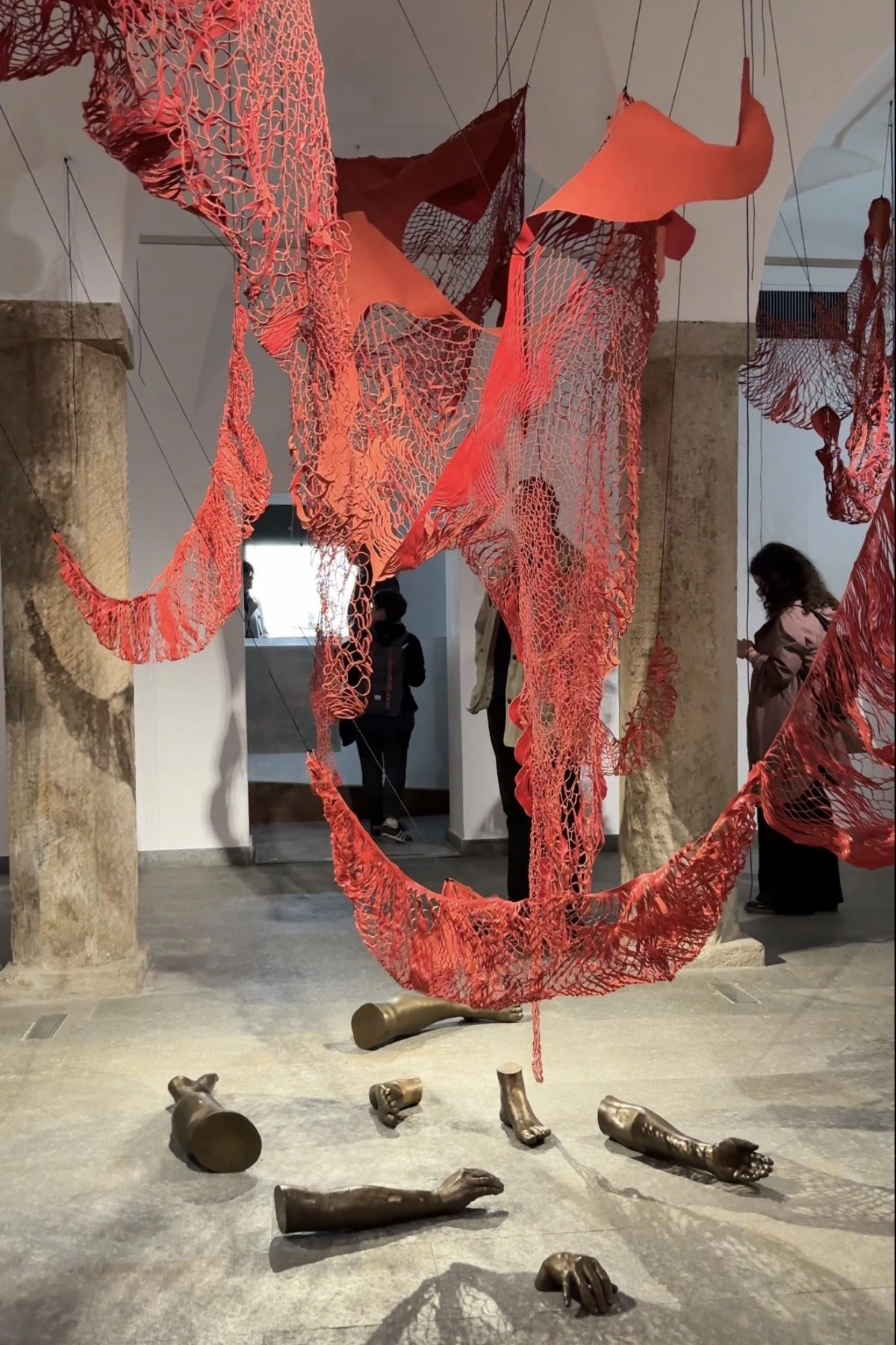 Chiharu-Shiota-The-Soul-Trembles
