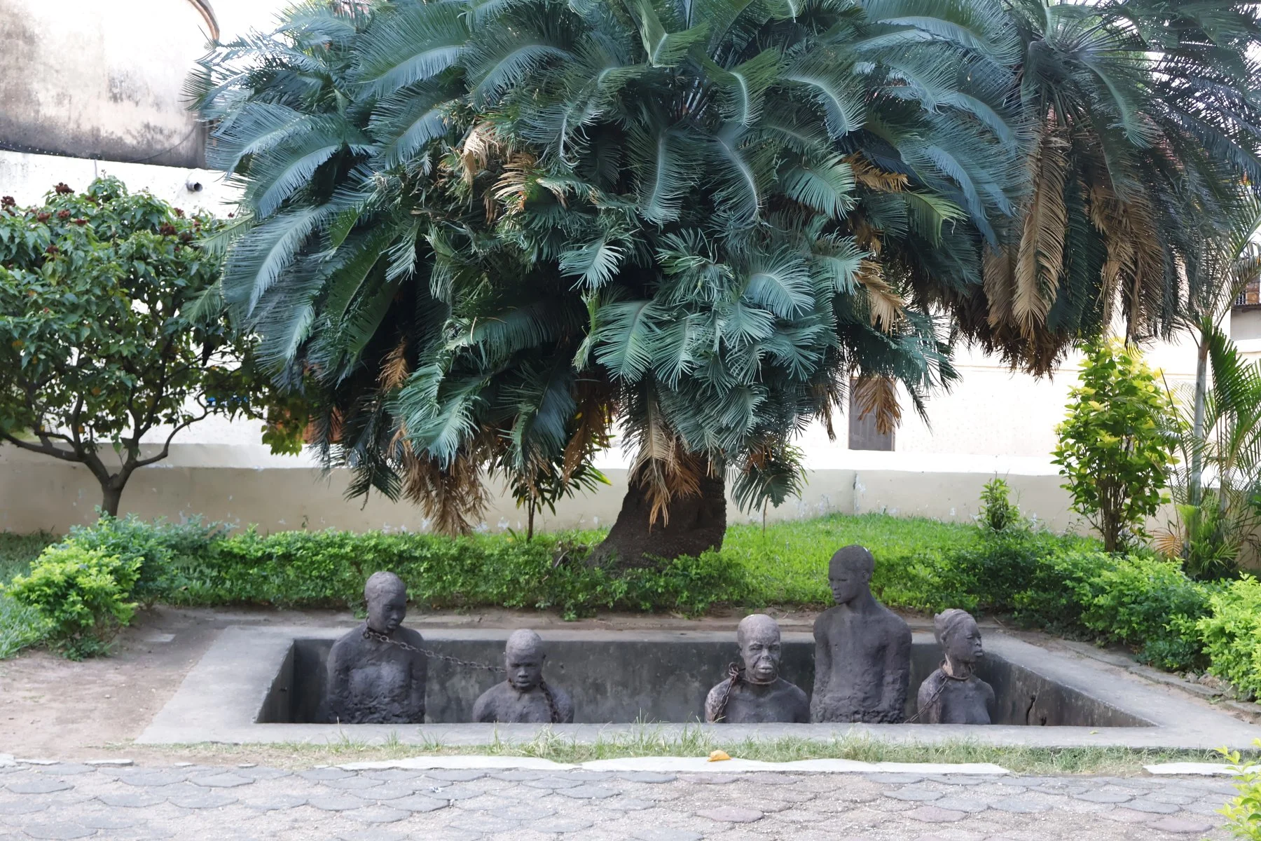 Tryatrip-Stone-Town-monumento-schiavi
